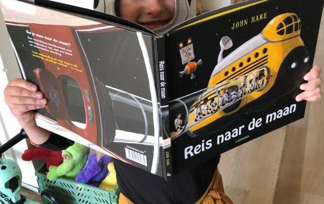 reis naar de maan voorkant cover omslag kaft