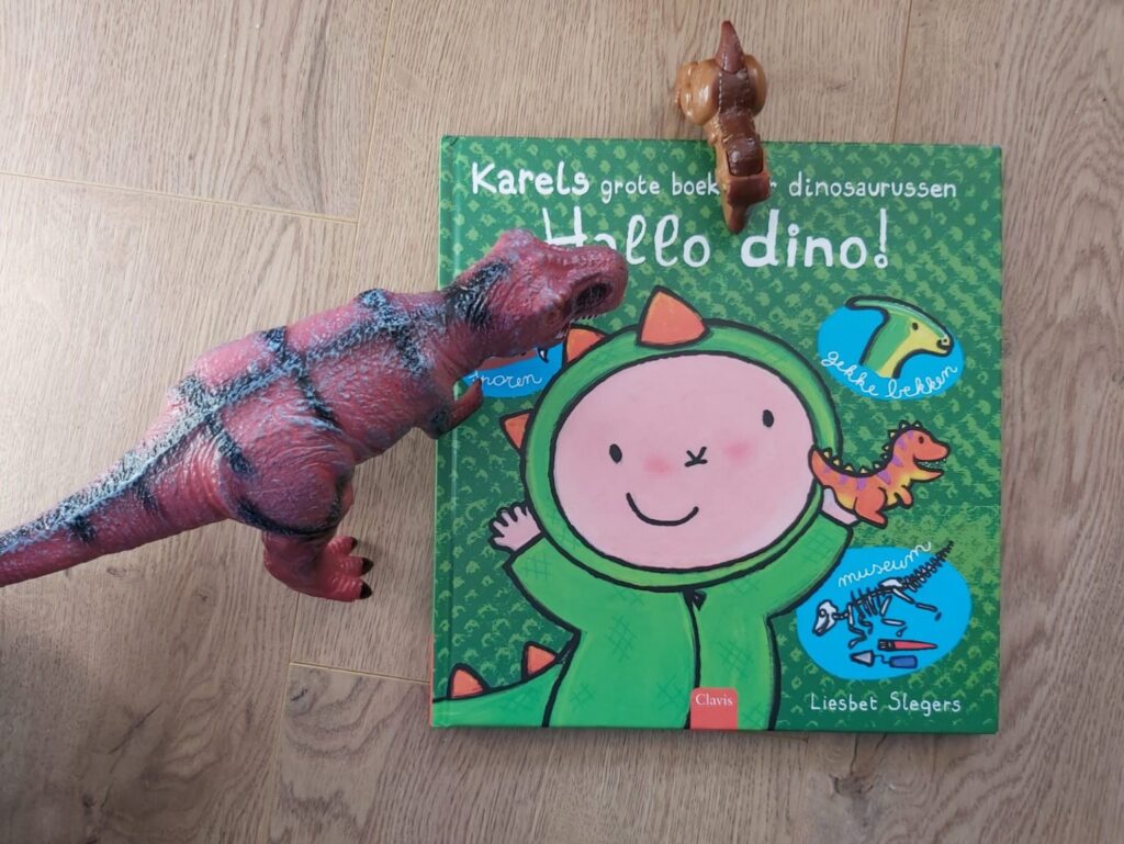 Karels grote boek over dinosaurussen voorkant cover omslag kaft