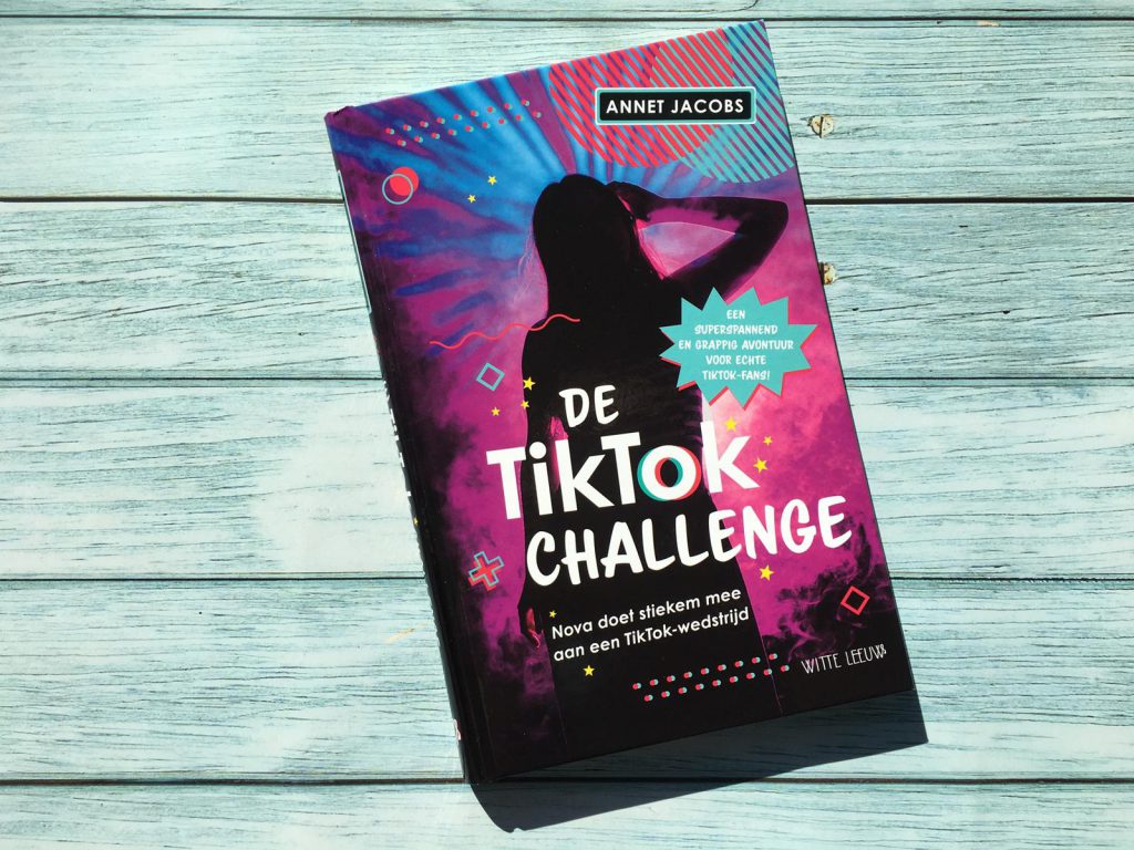De TikTok challenge voorkant boek cover omslag