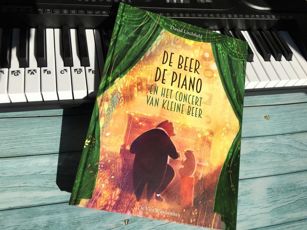 de beer de piano en het concert van kleine beer