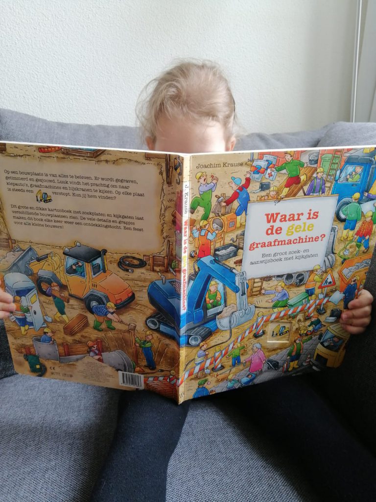 Waar is de gele graafmachine voorkant cover omslag kaft