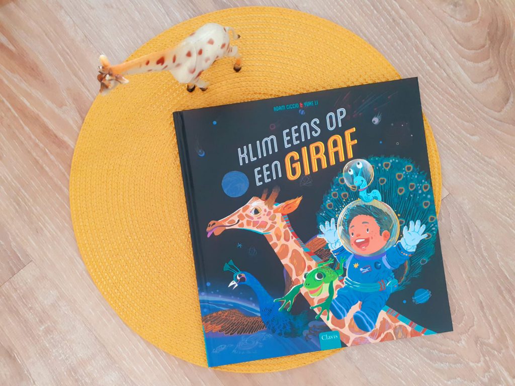 klim eens op een giraf voorkant cover omslag kaft prentenboek