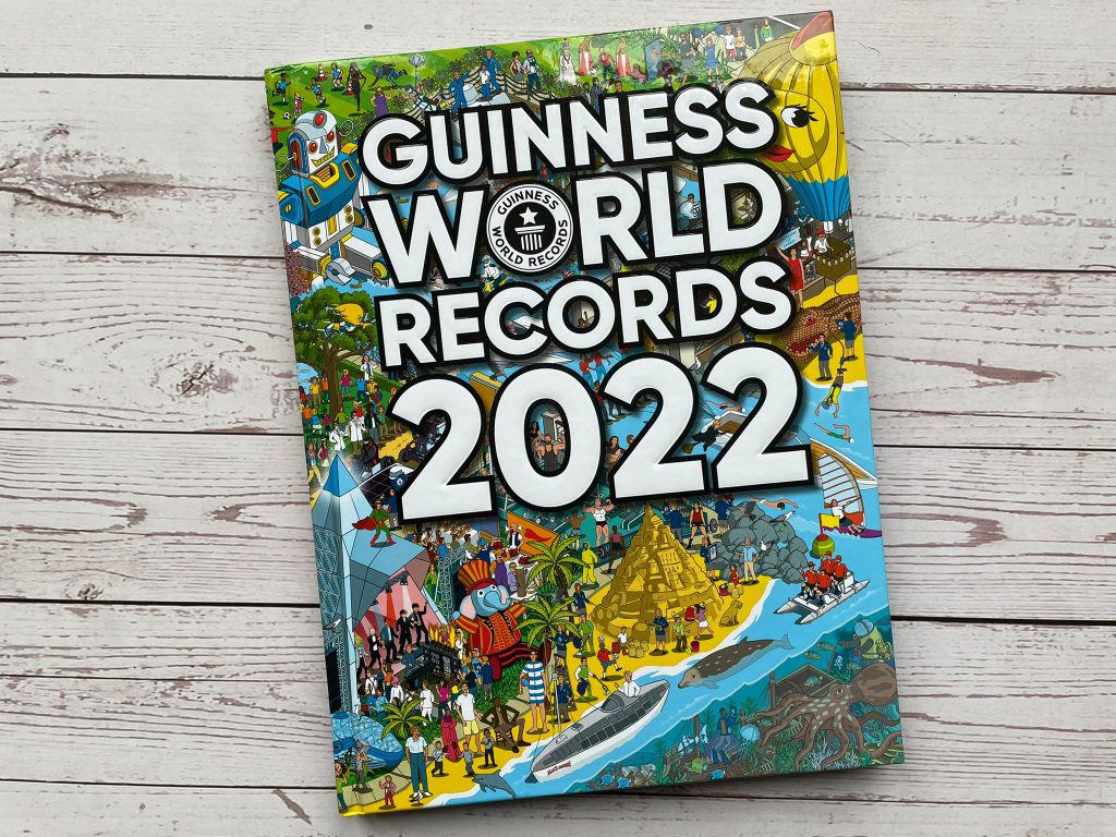 guinness world records 2022 voorkant cover omslag kaft boek