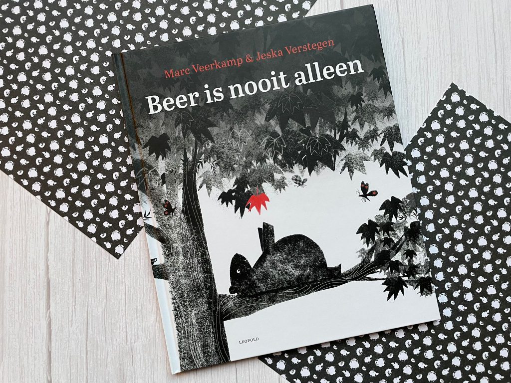 beer is nooit alleen voorkant cover omslag kaft