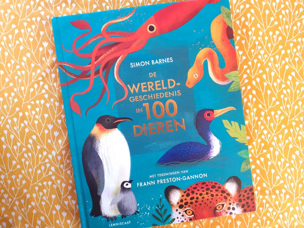 voorkant De wereldgeschiedenis in 100 dieren cover omslag kaft