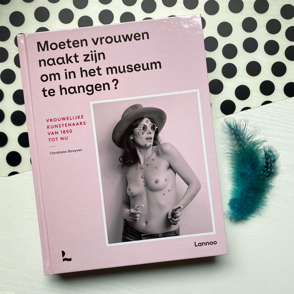 Moeten vrouwen naakt zijn om in een museum te hangen? voorkant cover omslag kaft