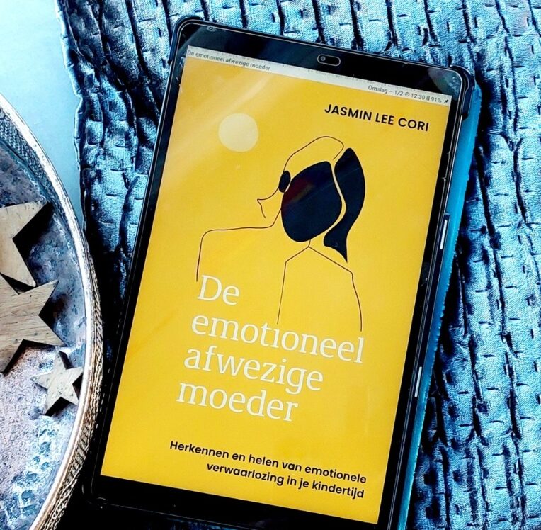 De emotioneel afwezige moeder voorkant cover omslag kaft