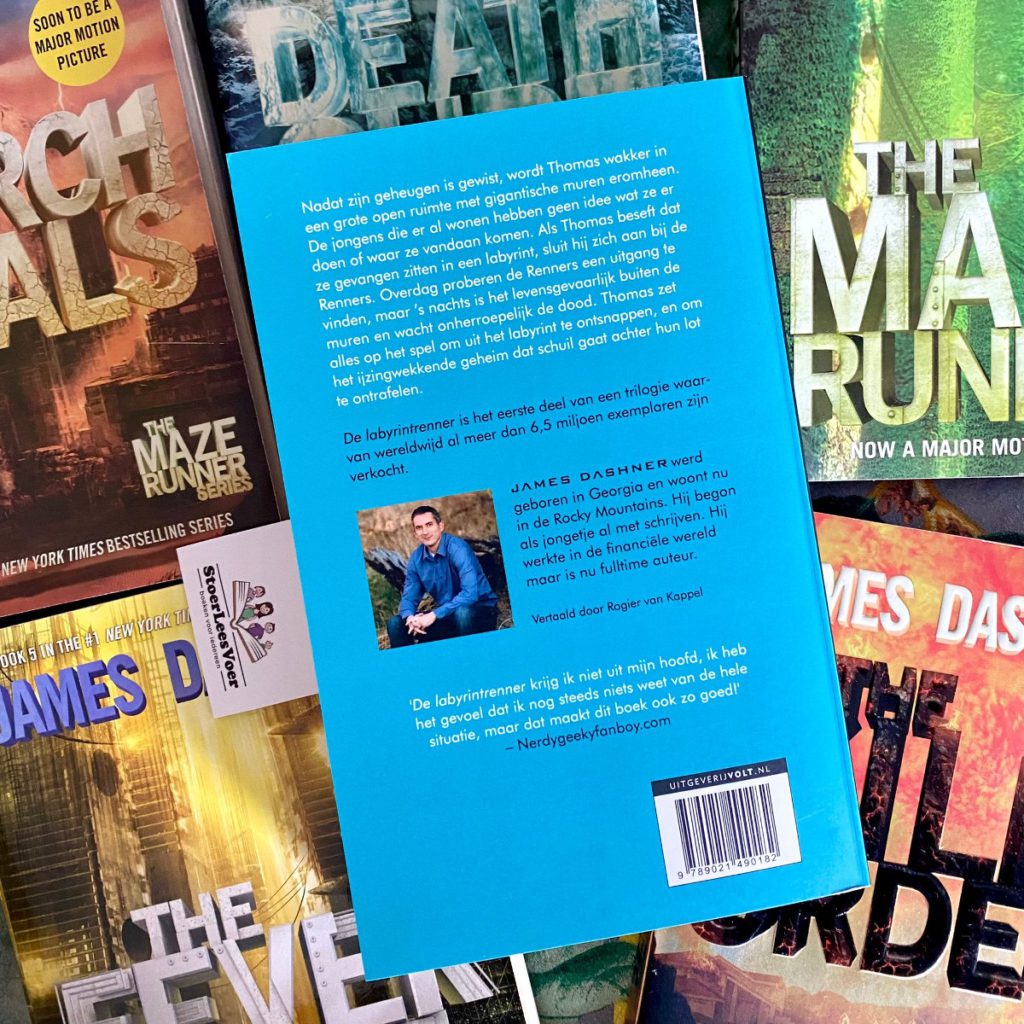De Labyrintrenner the maze runner 1 james dashner beoeknserie boeken achterkant synopsis achterflap cover kader omslag