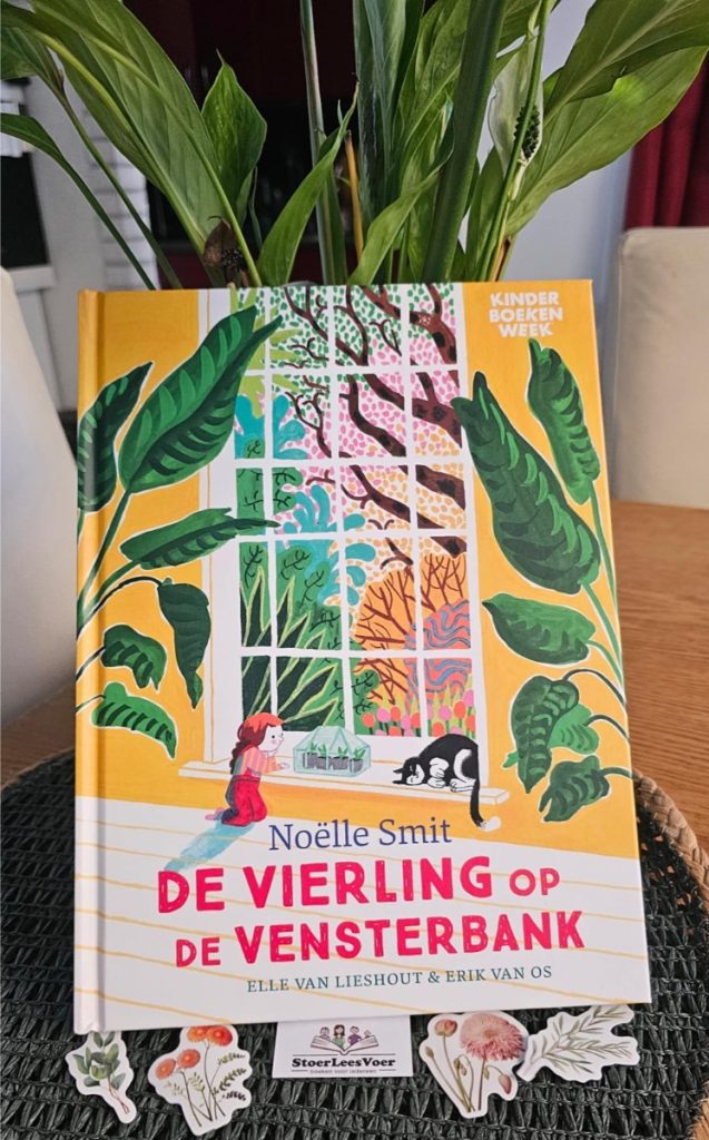 De vierling op de vensterbank