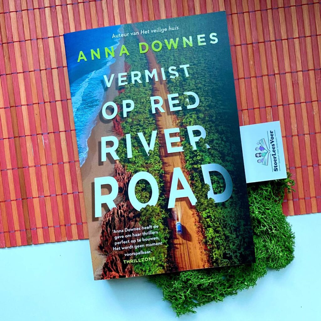 Vermist op Red River Road anna downes thriller boek voorkant cover kader omslag