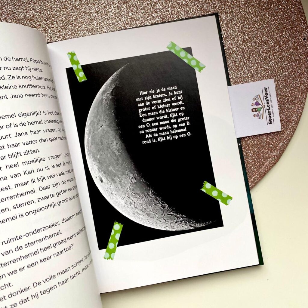 kruimels in het heelal inkijk boek illustratie tekst bij de maan