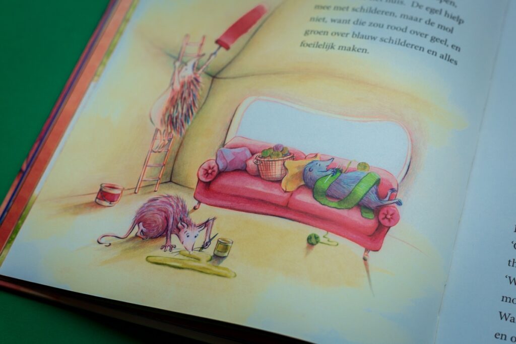 illustratie 2v2 egel en muis schilderen het nieuwe huis mol is aan het breien illustraties door Sterre van der Tak