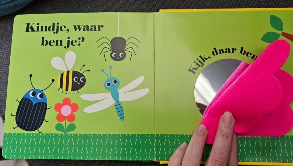 kindje spiegeltje