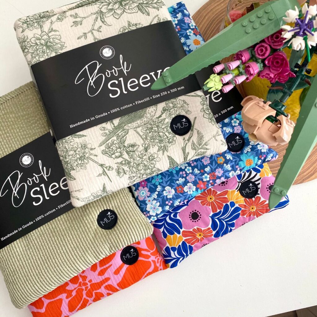 verschillende printjes book sleeves mus