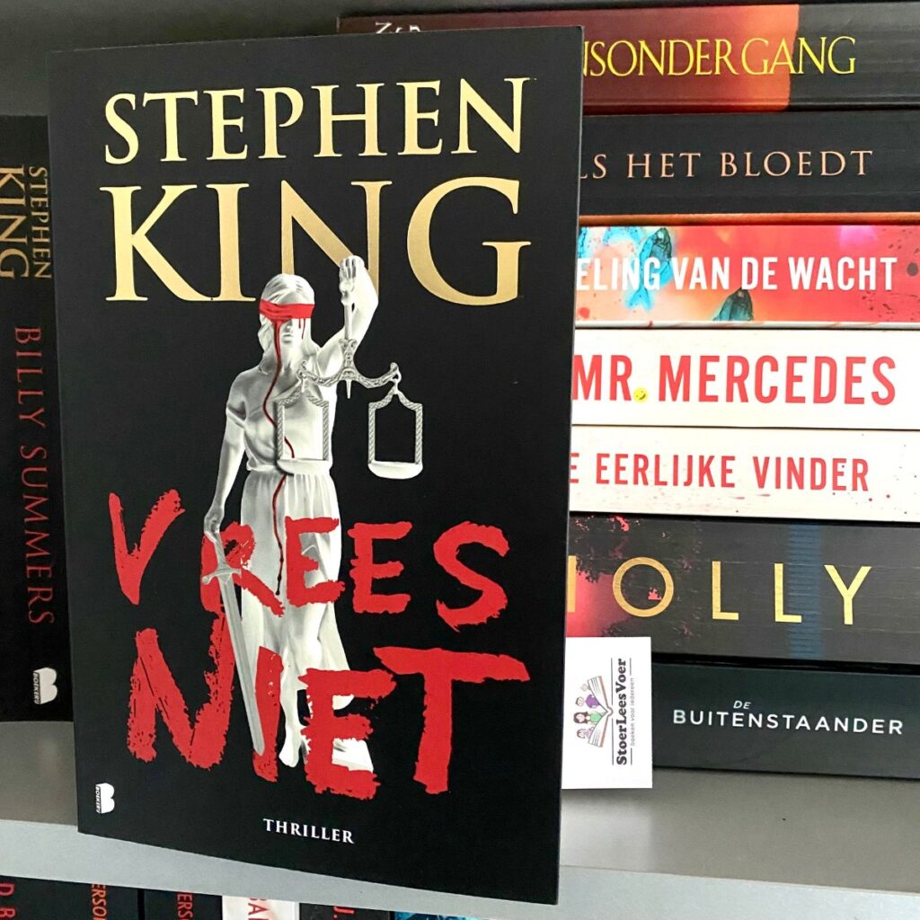 vrees niet stephen king never flinch voorkant cover kaft omslag thriller boek holly gibney