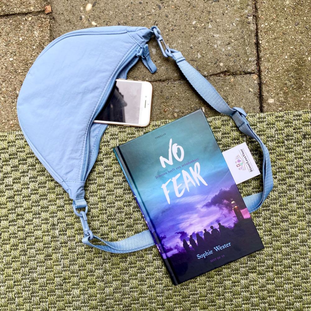 No Fear Sophie Wester voorkant cover omslag kaft ya jeuhdthriller blauw paarse lucht vriendsgroep