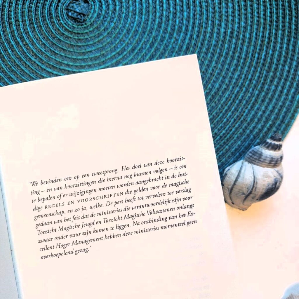 ergens in de azuurblauwe zee tweesprong