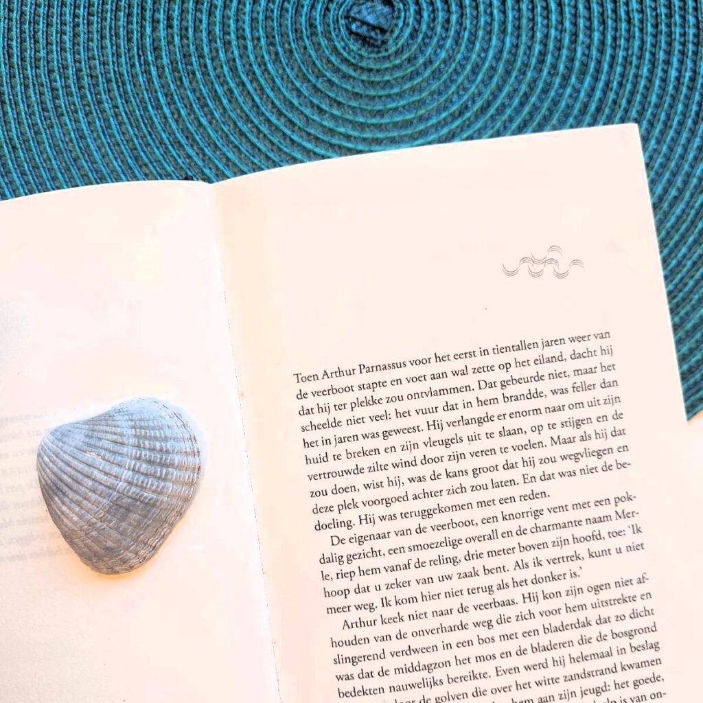 ergens in de azuurblauwe zee eerste hoofdstuk