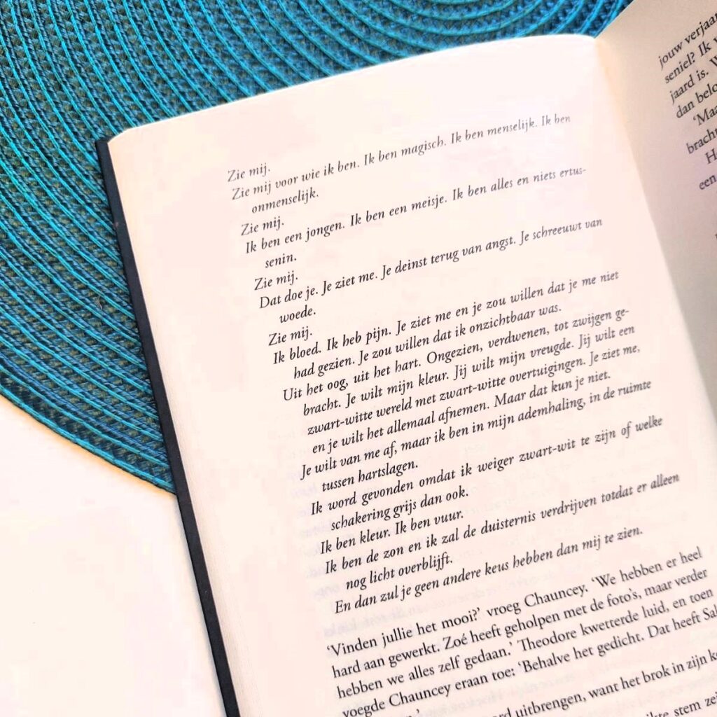 ergens in de azuurblauwe zee zie mij