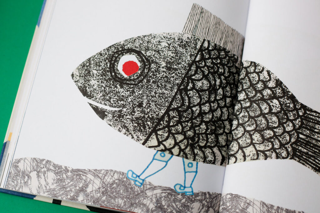 illustratie een vis waarvan het oog rood en rond is. Maar ook twee benen steken eronder uit