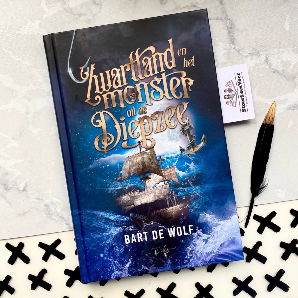 Zwarttand en het monster uit de diepzee voorkant cover omslag kaft bart de wolf piraten boek boot storm