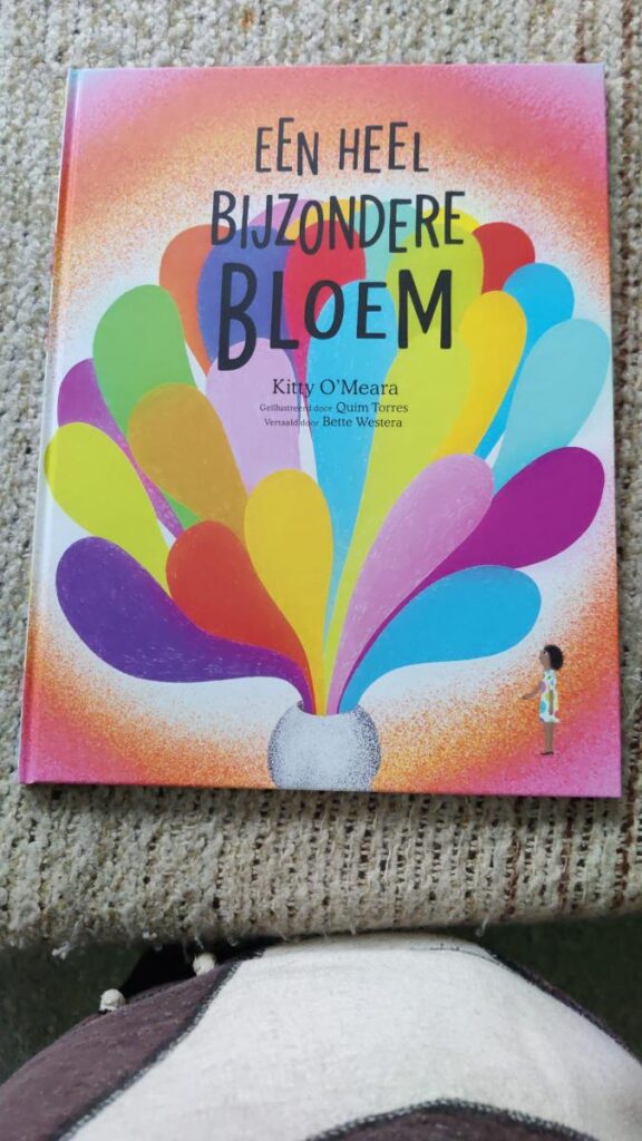 een heel bijzondere bloem voorkant cover omslag kaft