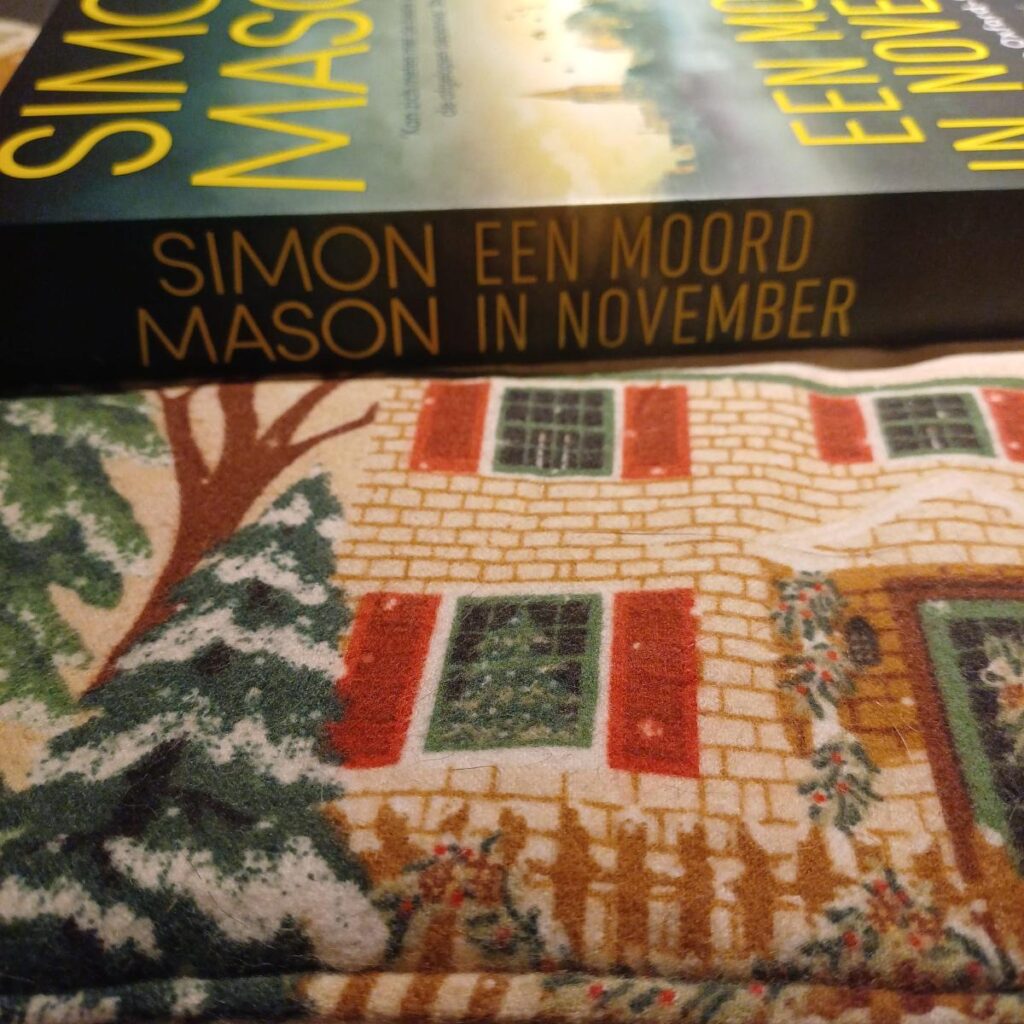 zijkant Thriller 'Een moord in november' van auteur Simon Mason voorkant cover omslag kaft