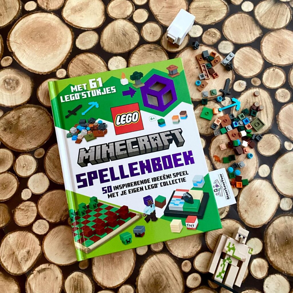 Minecraft spellenboek voorkant cover omslag kaft met lego