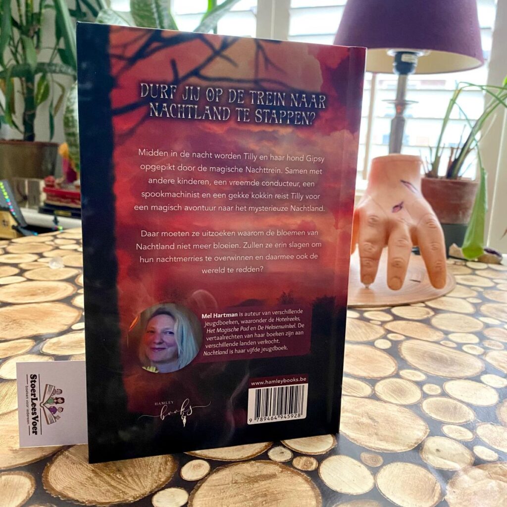 Nachtland achterkant achterflap synopsis samenvatting cover omslag kaft mel hartman