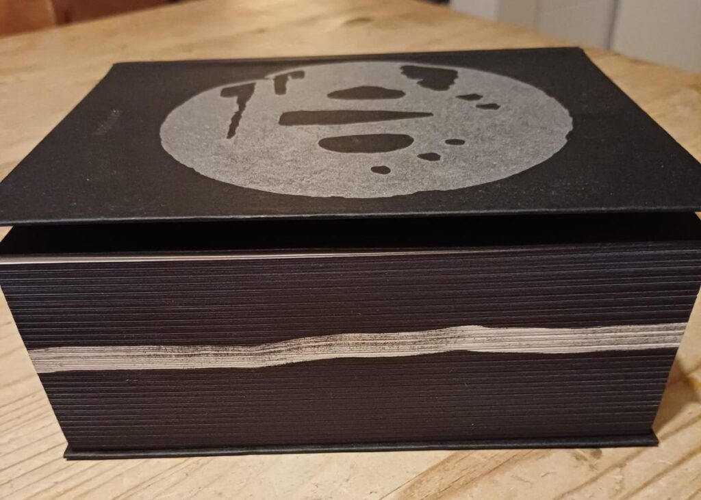 onder/under amsterdam