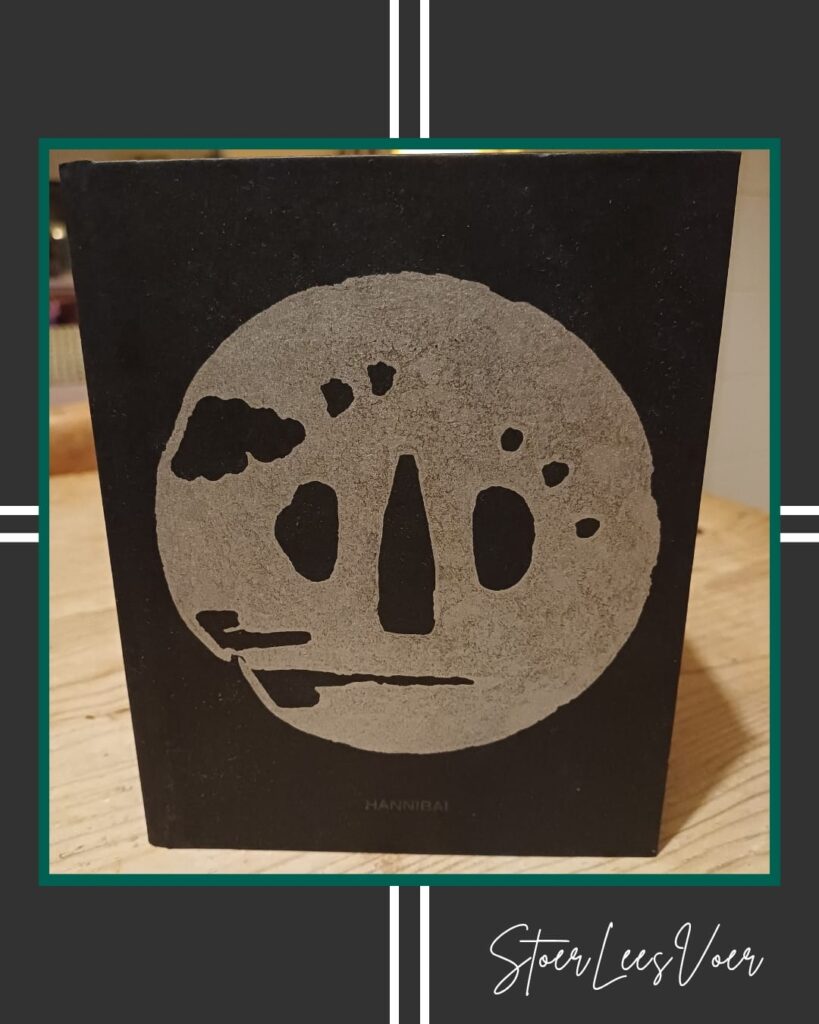 Voorkant van het boek 'Onder/Under Amsterdam' cover omslag kaft