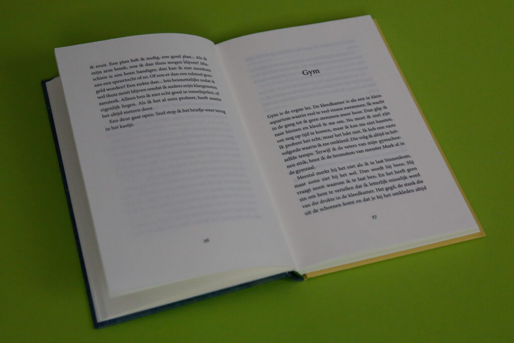 bladspiegel 3/3 pagina 27 Hoofdstuk gym waarin Lian struikelt