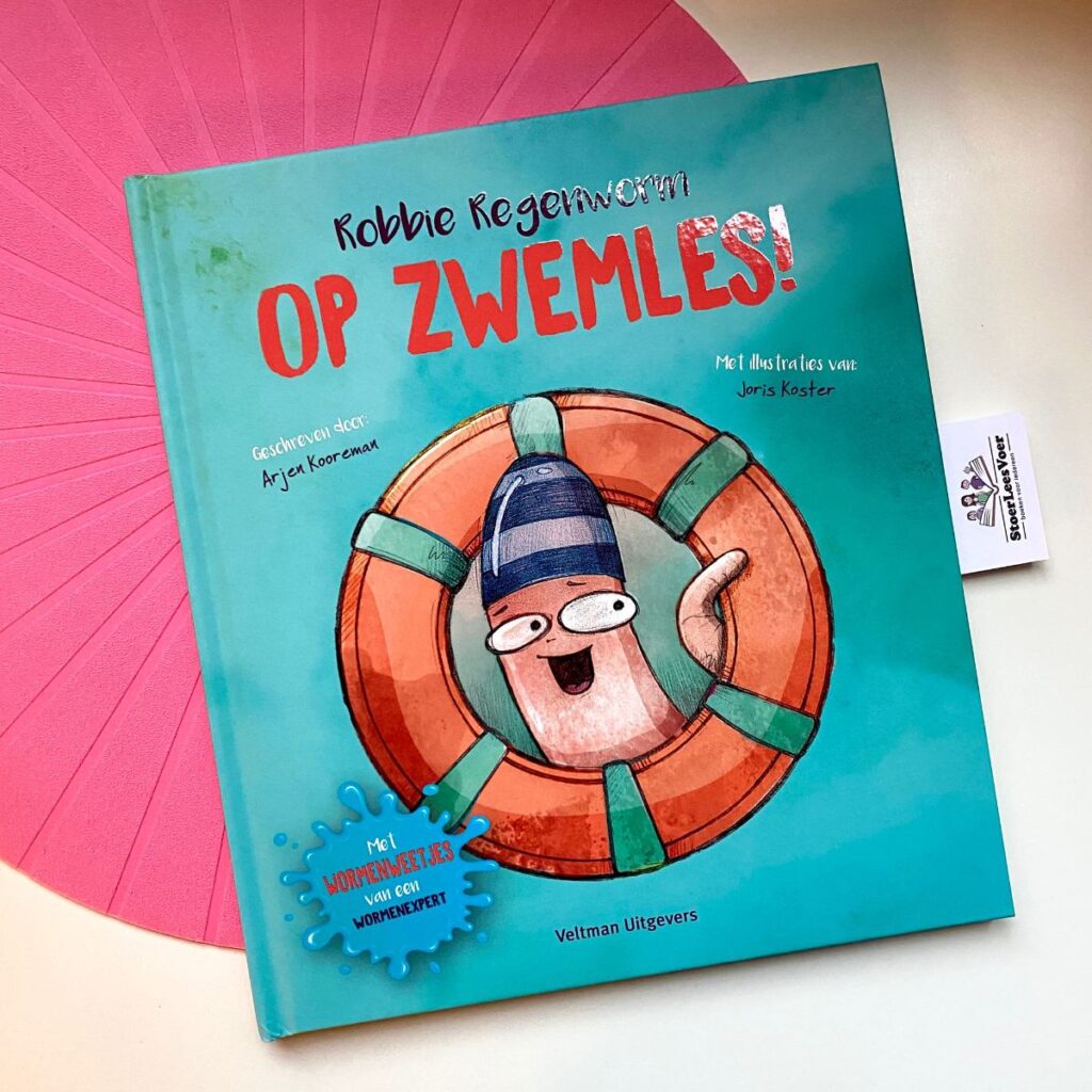 Robbie Regenworm op zwemles voorkant cover omslag kaft