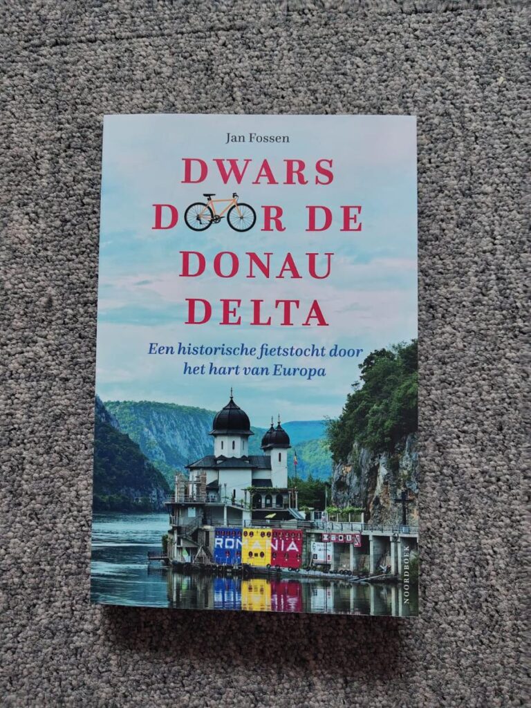 Dwars door de Donaudelta voorkant cover omslag kaft