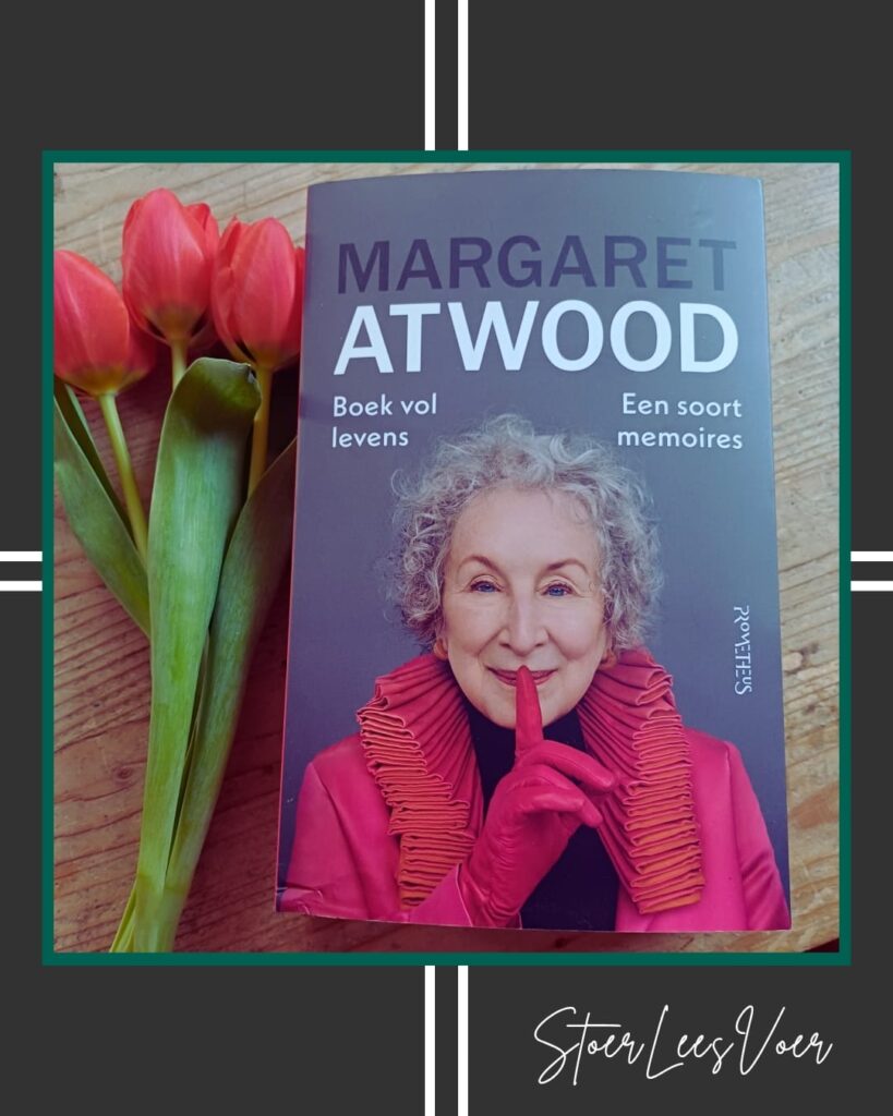 Boek vol levens, een soort memoires van Margaret Atwood voorkant cover omslag kaft